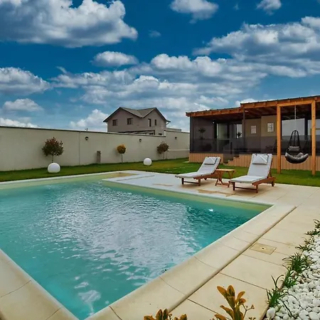 Peninsula Luxury & Spa 2 Ferienhaus