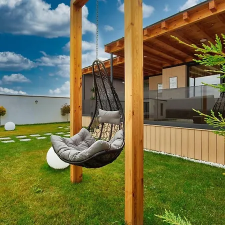 Peninsula Luxury & Spa 2 *
